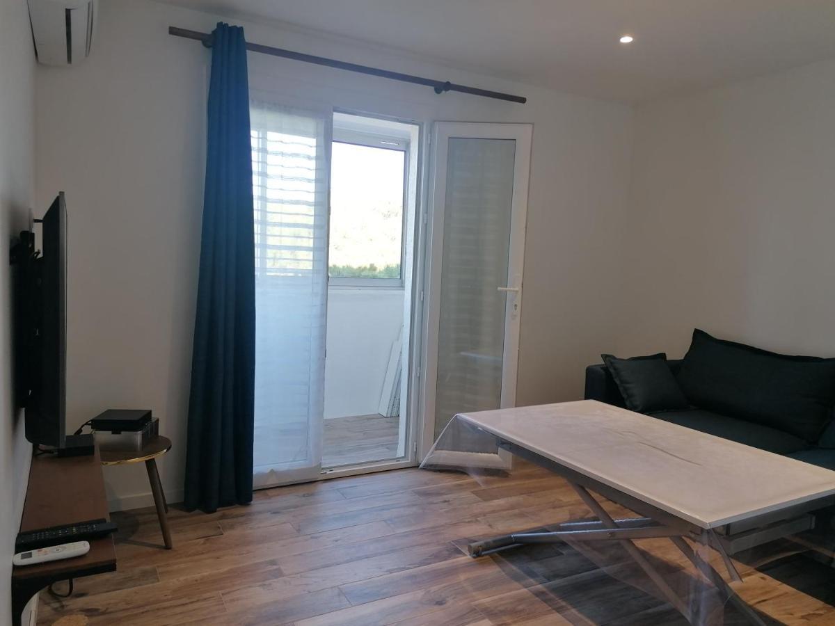 Aux Pieds Des Arènes Appartement Fréjus